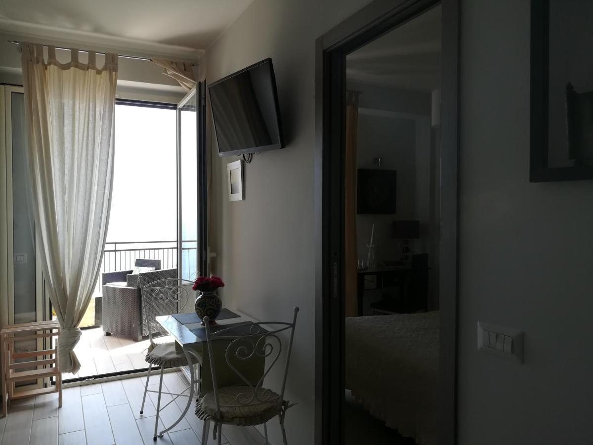 Al Bajah Loft Monovano Con Requisiti Hotel Taormina Eksteriør billede
