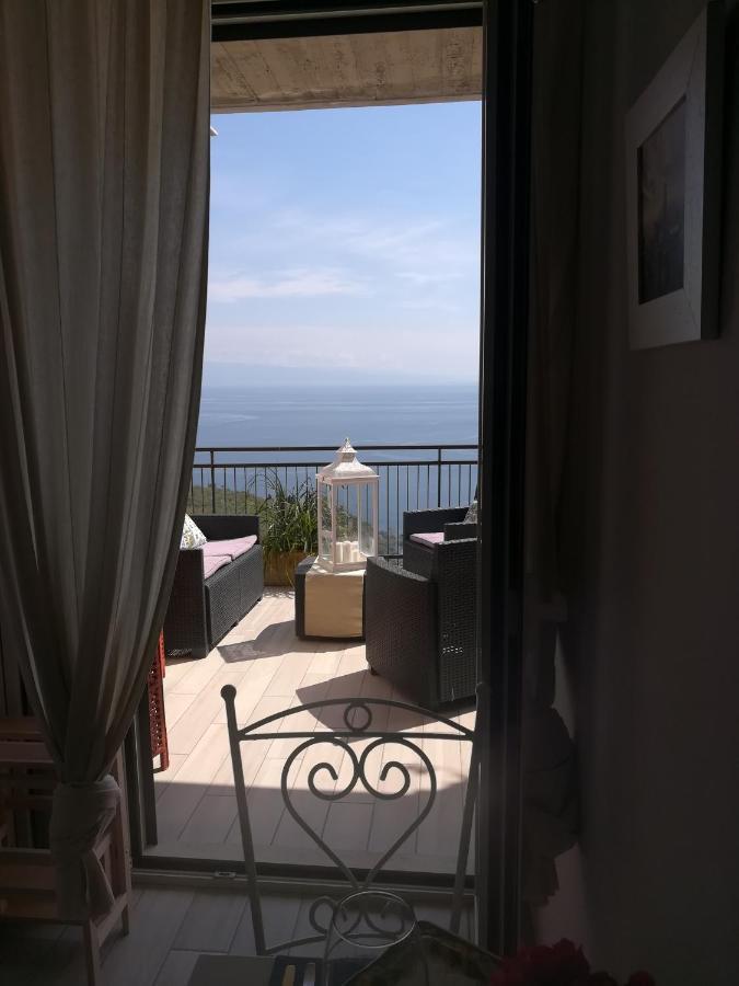 Al Bajah Loft Monovano Con Requisiti Hotel Taormina Eksteriør billede