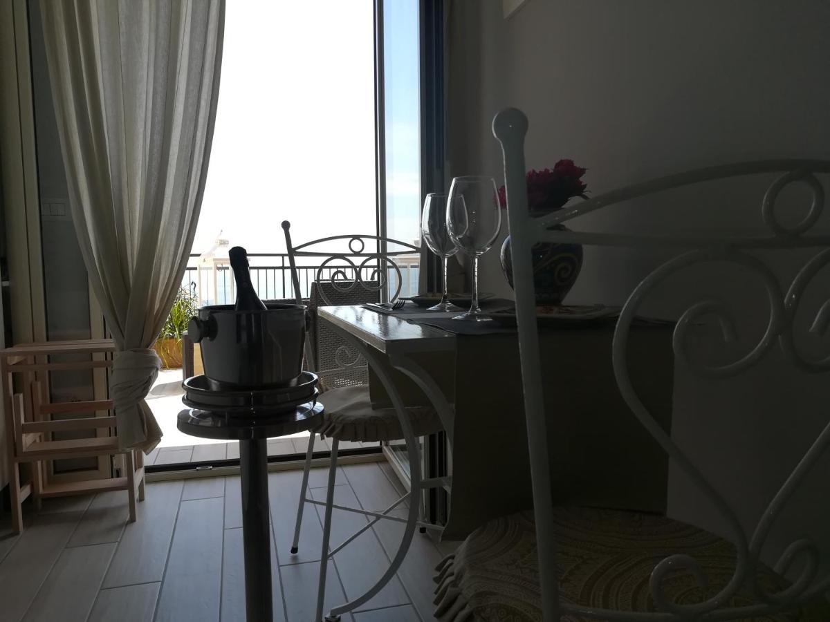 Al Bajah Loft Monovano Con Requisiti Hotel Taormina Eksteriør billede