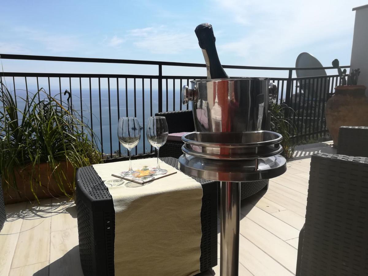 Al Bajah Loft Monovano Con Requisiti Hotel Taormina Eksteriør billede