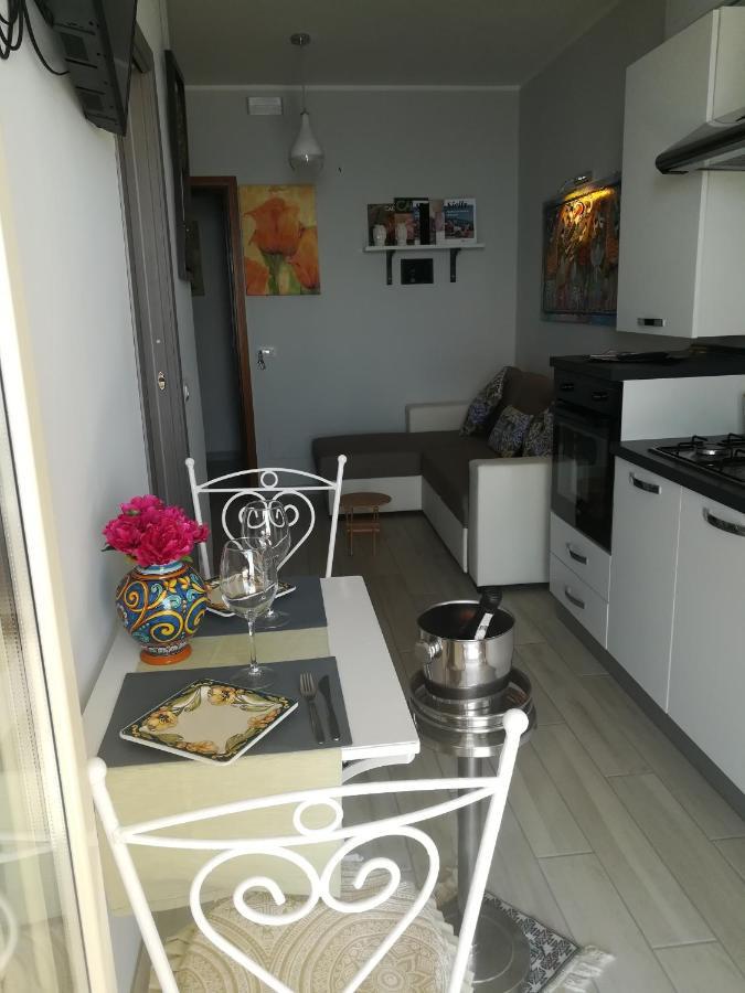 Al Bajah Loft Monovano Con Requisiti Hotel Taormina Eksteriør billede